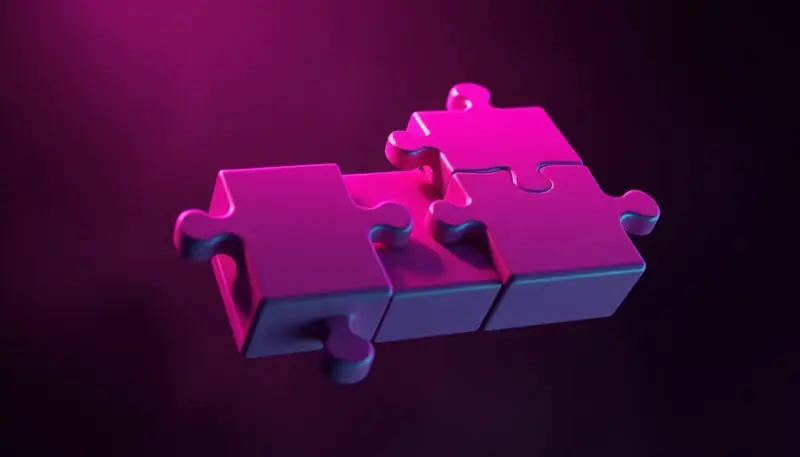 Quebra-cabeça 3D com peças representando conteúdo, horário e algoritmo se encaixando